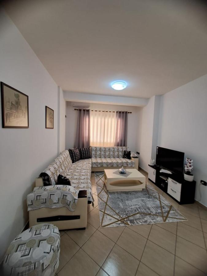 VlorëRikardo Apartamentアパートメント エクステリア 写真
