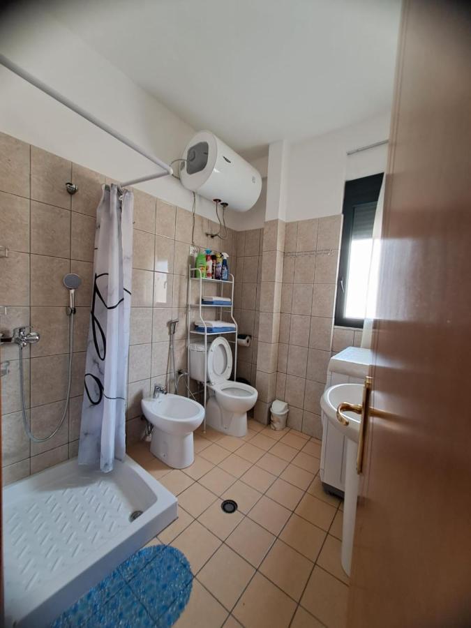 VlorëRikardo Apartamentアパートメント エクステリア 写真