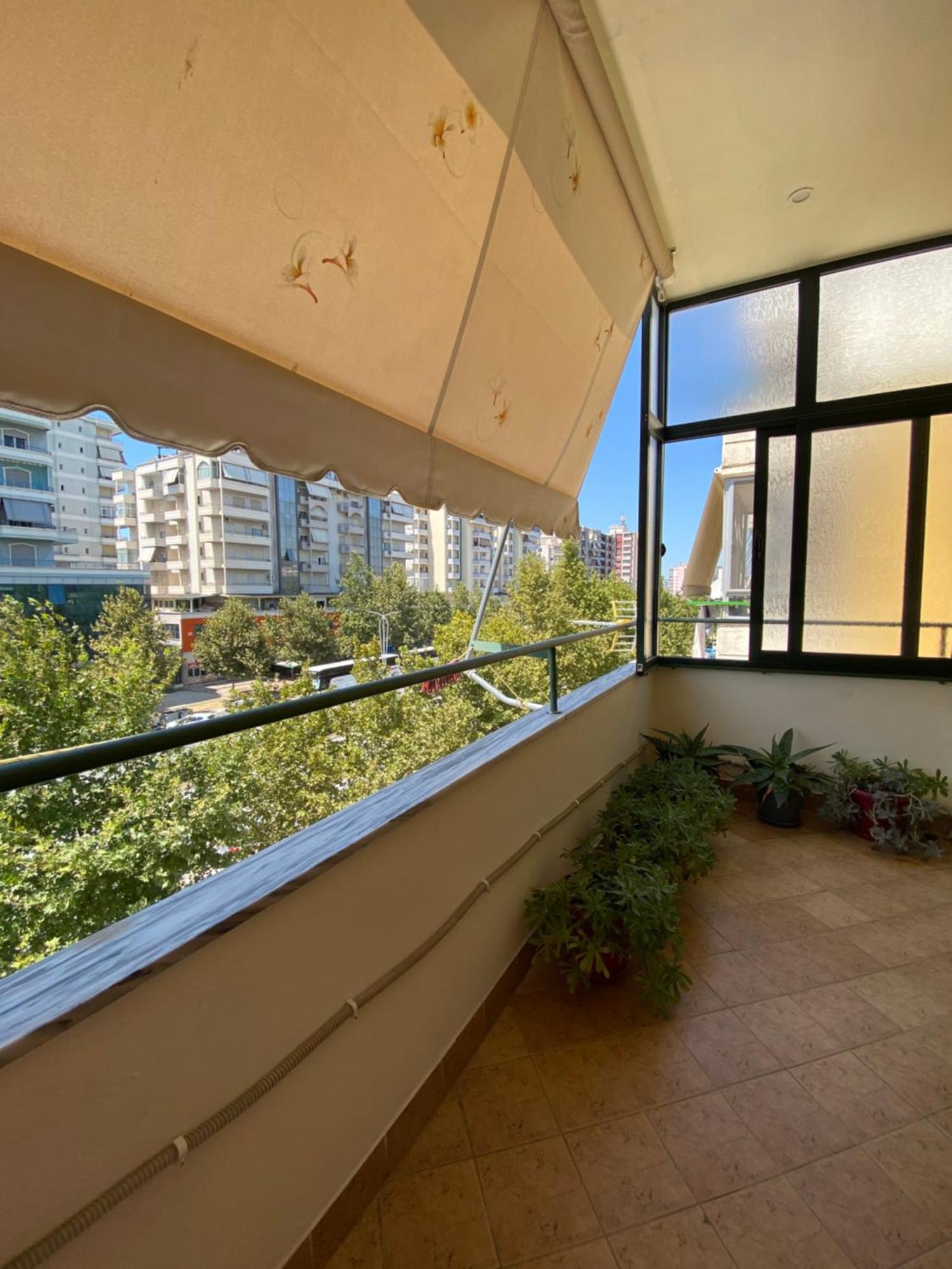 VlorëRikardo Apartamentアパートメント エクステリア 写真