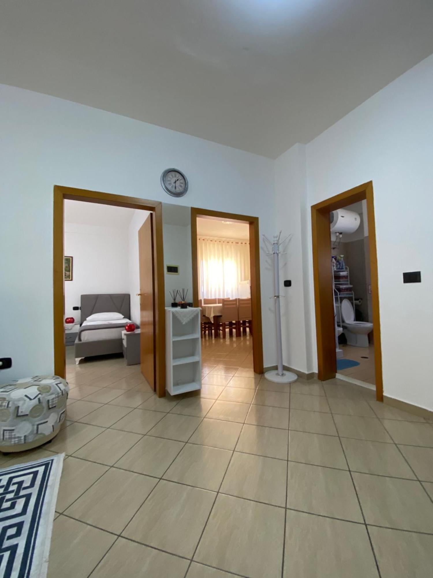 VlorëRikardo Apartamentアパートメント エクステリア 写真