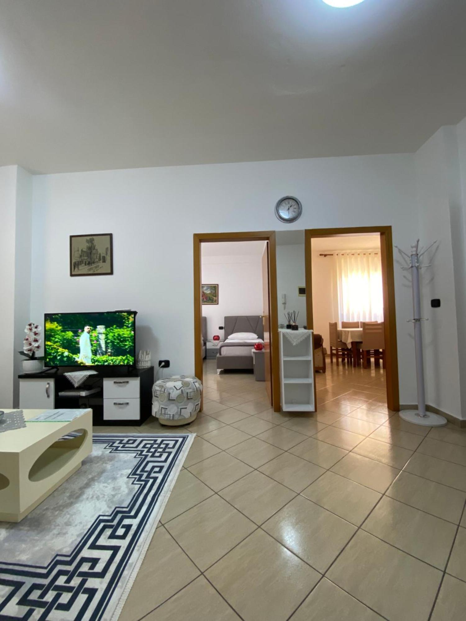 VlorëRikardo Apartamentアパートメント エクステリア 写真